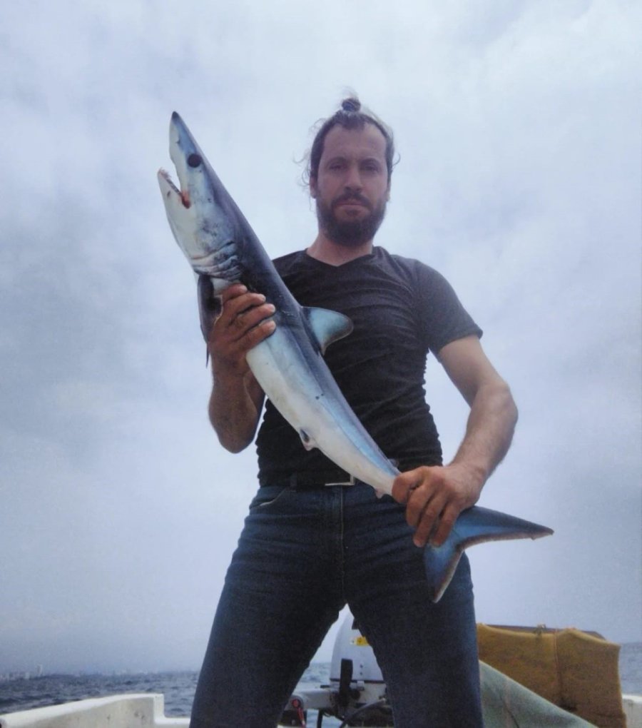 Oltasına Köpek Balığı Takıldı, Yeniden Denize Bıraktı