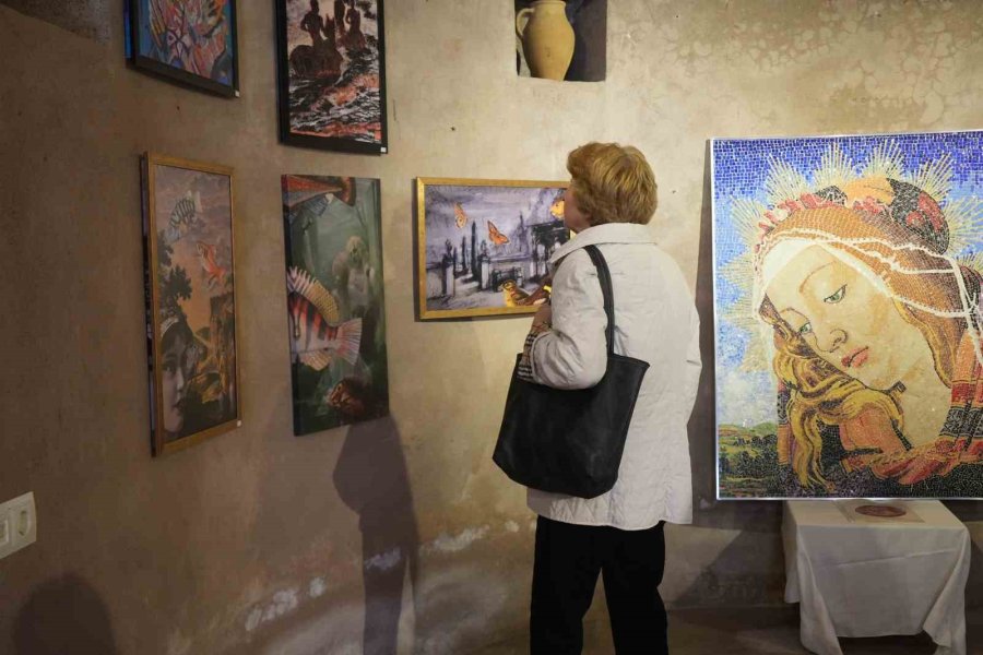 Niğde, 51 Ülkeden Sanatçının Eserlerinin Yer Aldığı Sergiye Ev Sahipliği Yaptı