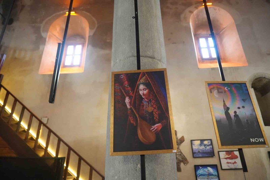 Niğde, 51 Ülkeden Sanatçının Eserlerinin Yer Aldığı Sergiye Ev Sahipliği Yaptı