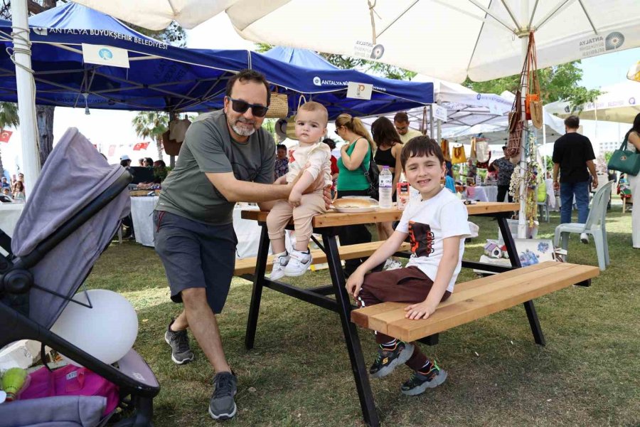 Antalyalılar Aile Haftası’nı Şenlikle Kutladı