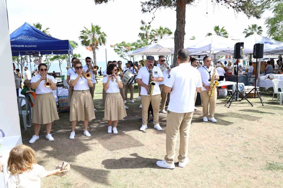 Antalyalılar Aile Haftası’nı Şenlikle Kutladı