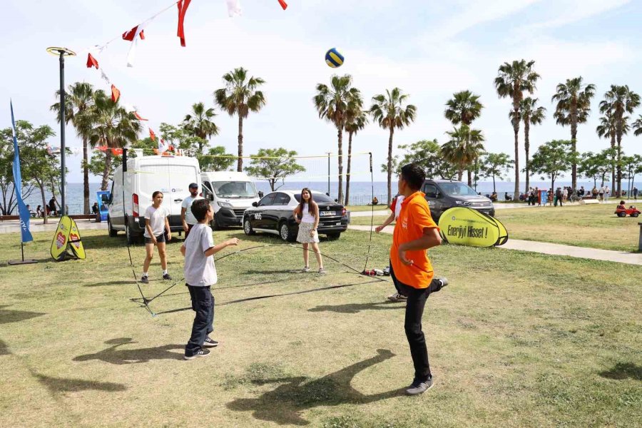 Antalyalılar Aile Haftası’nı Şenlikle Kutladı