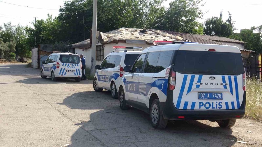 Düden Çayı’nda Erkek Cesedi Bulundu