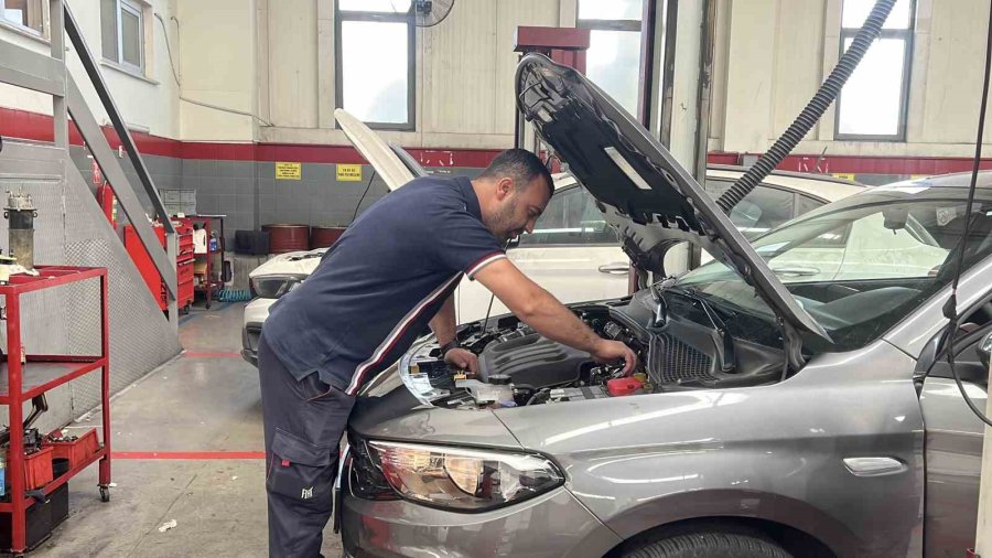 Araç Yangınlarına Karşı Uzmanlardan Basit Önlem Uyarısı