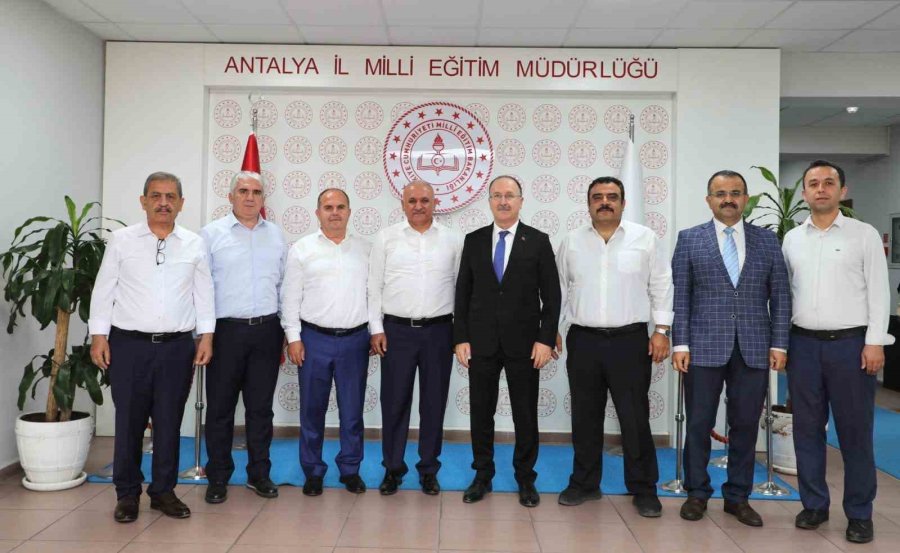 Antalya İl Milli Eğitim Müdürü Eriş: "birlikte Üreten, Birlikte Düşünen Ve Birlikte Başaran Bir Maarif Camiası İnşa Edeceğiz"