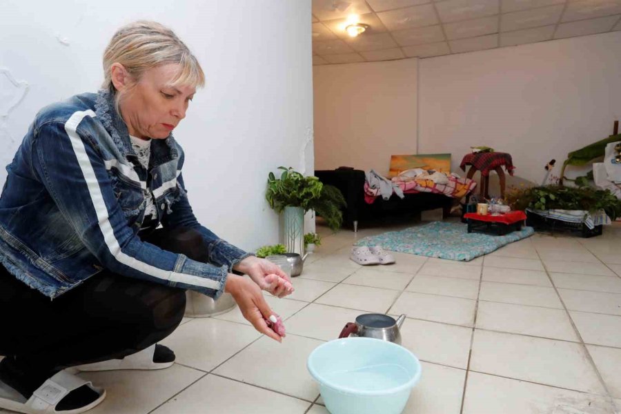 Rus Öğretmen Antalya’da Varlık İçinde Yokluk Yaşıyor