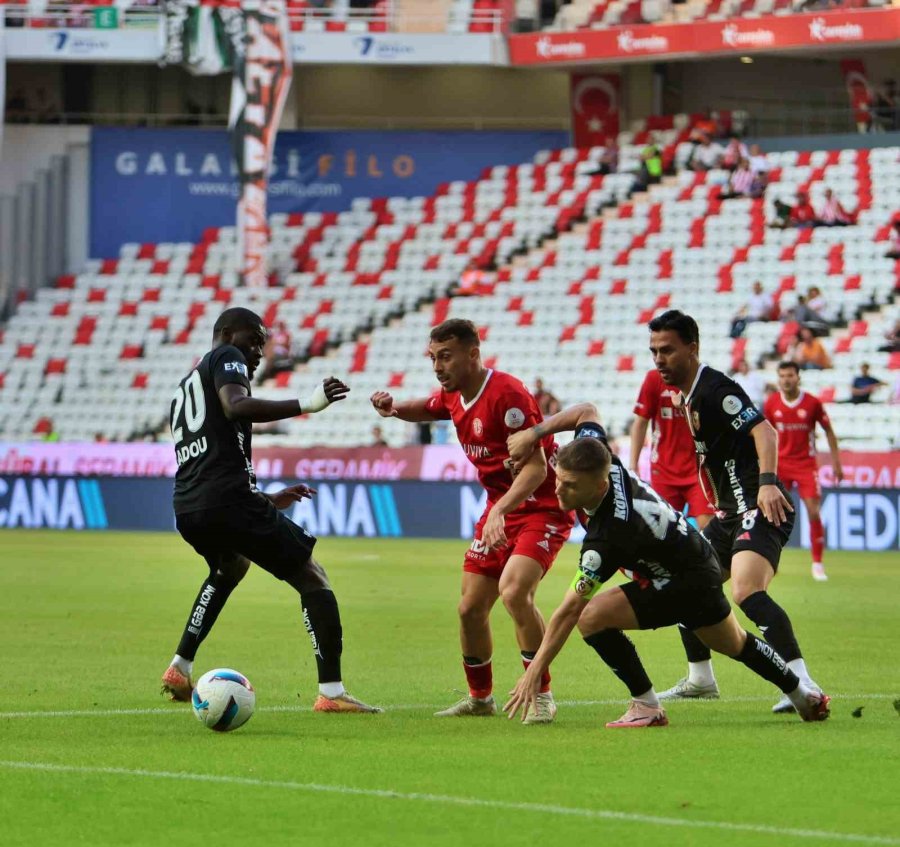 Trendyol Süper Lig: Antalyaspor: 0 - Gaziantep Fk: 0 (ilk Yarı)