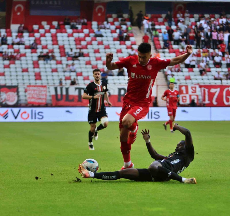 Trendyol Süper Lig: Antalyaspor: 0 - Gaziantep Fk: 0 (ilk Yarı)