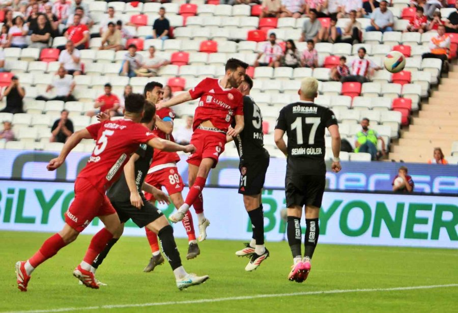 Trendyol Süper Lig: Antalyaspor: 0 - Gaziantep Fk: 0 (ilk Yarı)