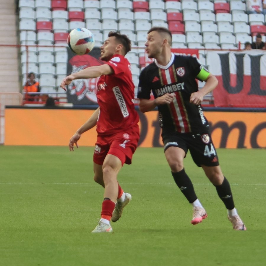 Trendyol Süper Lig: Antalyaspor: 0 - Gaziantep Fk: 0 (ilk Yarı)