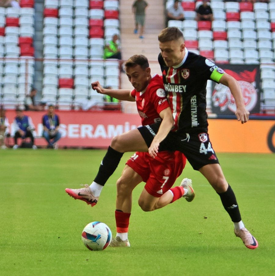 Trendyol Süper Lig: Antalyaspor: 0 - Gaziantep Fk: 0 (ilk Yarı)