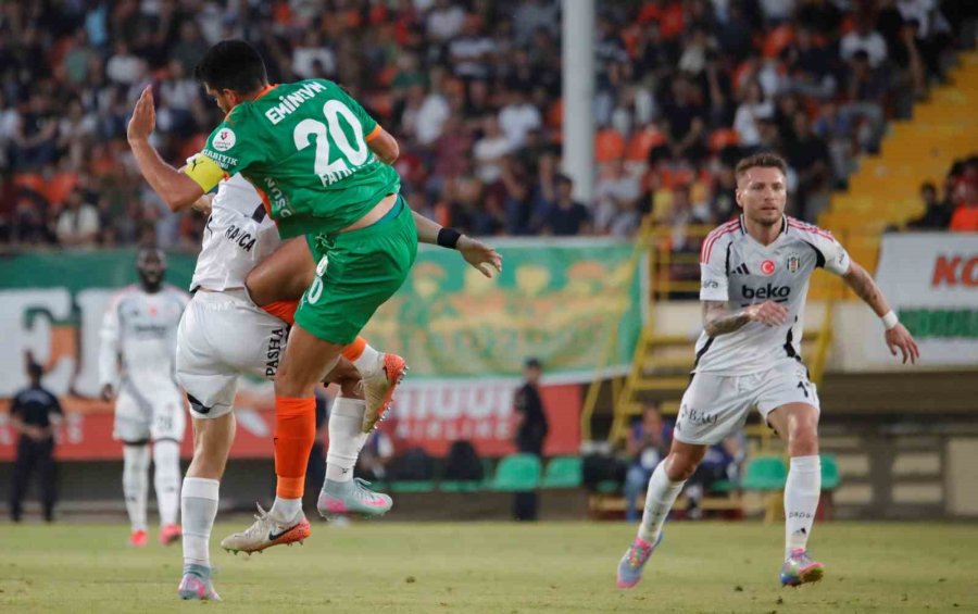 Trendyol Süper Lig: Alanyaspor: 1 - Beşiktaş:0 (ilk Yarı)