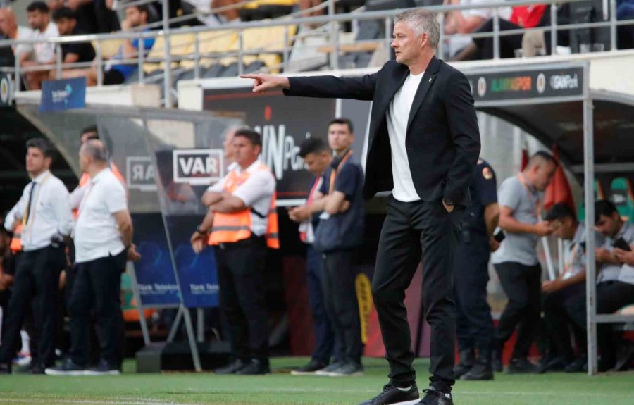 Trendyol Süper Lig: Alanyaspor: 0 - Beşiktaş: 0 (maç Devam Ediyor)