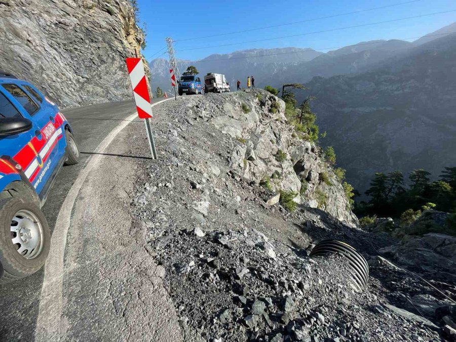 Alanya’da Otomobil Uçuruma Yuvarlandı : 1 Ölü