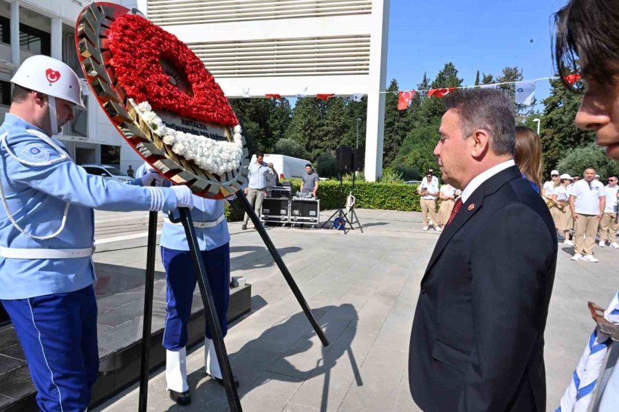 Büyükşehir Belediyesi’nde 19 Mayıs Coşkusu Törenle Başladı