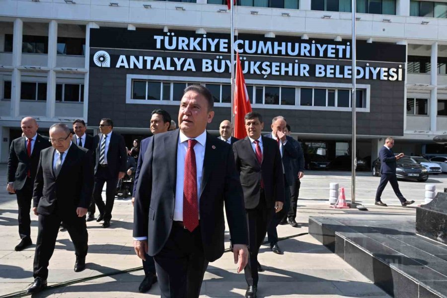 Büyükşehir Belediyesi’nde 19 Mayıs Coşkusu Törenle Başladı