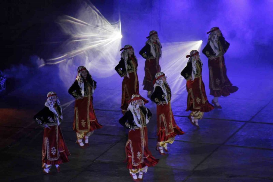 Aspendos’ta 19 Mayıs Gençlik Şöleni Düzenlendi