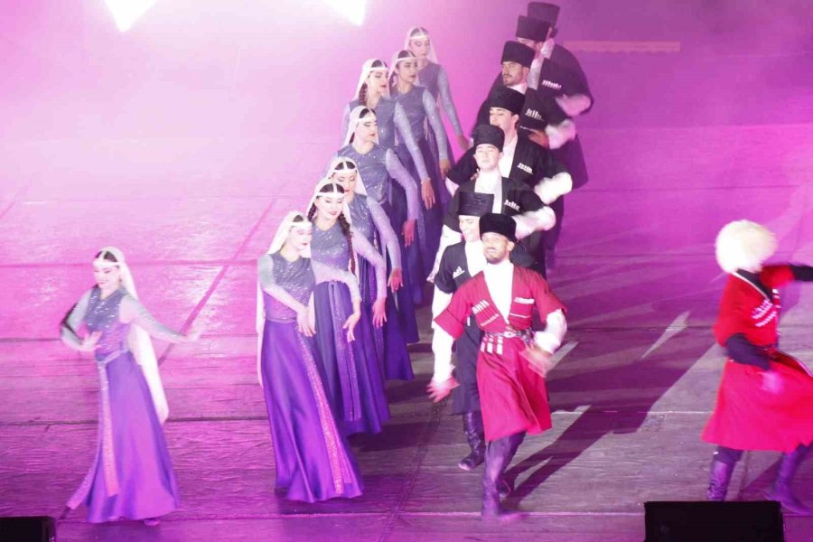 Aspendos’ta 19 Mayıs Gençlik Şöleni Düzenlendi