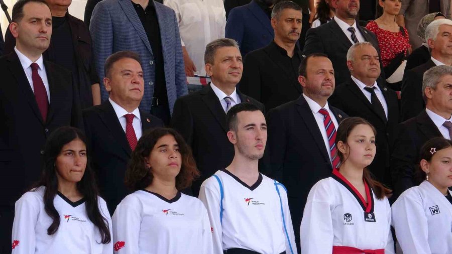 19 Mayıs Antalya’da Coşkuyla Kutlandı