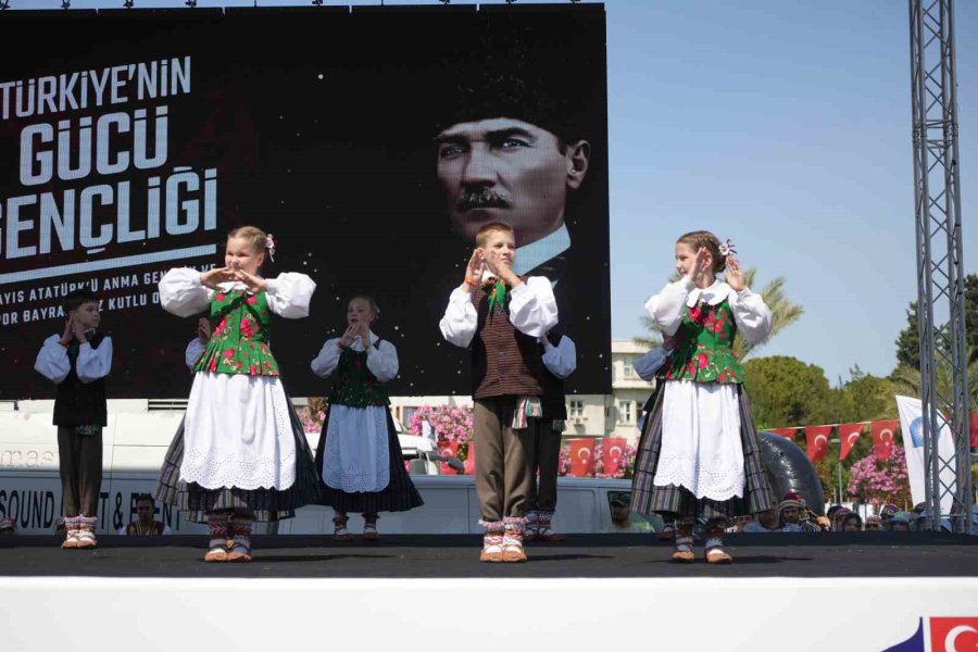 19 Mayıs Antalya’da Coşkuyla Kutlandı