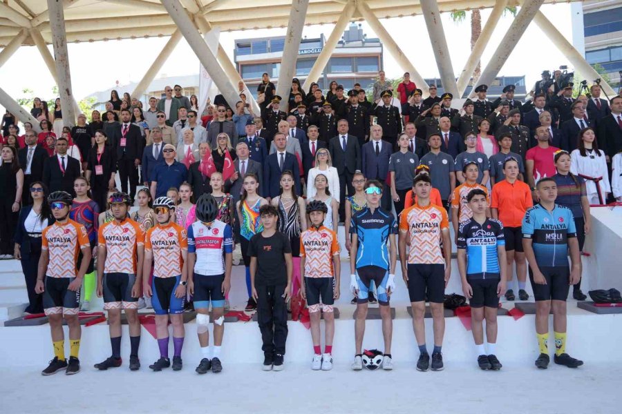 19 Mayıs Antalya’da Coşkuyla Kutlandı