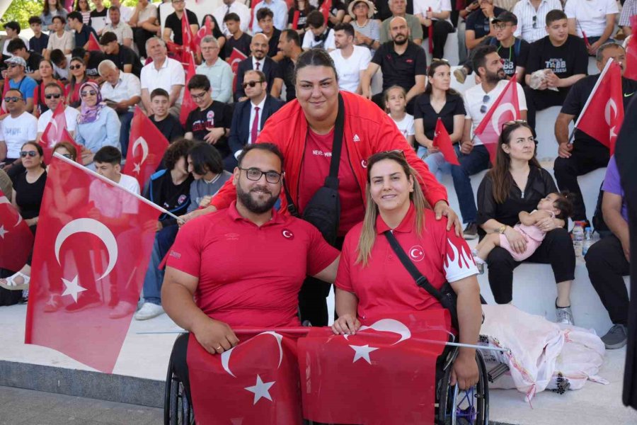 19 Mayıs Antalya’da Coşkuyla Kutlandı