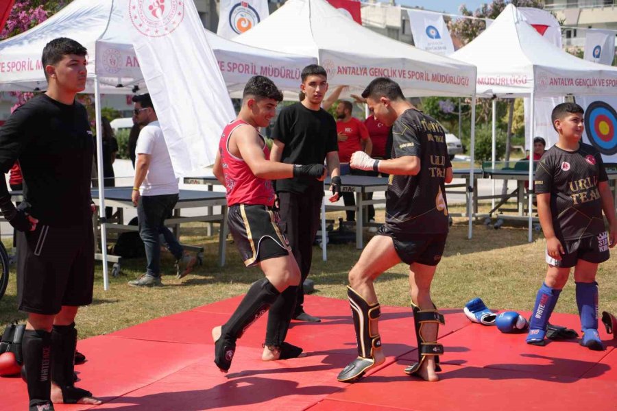 19 Mayıs Antalya’da Coşkuyla Kutlandı