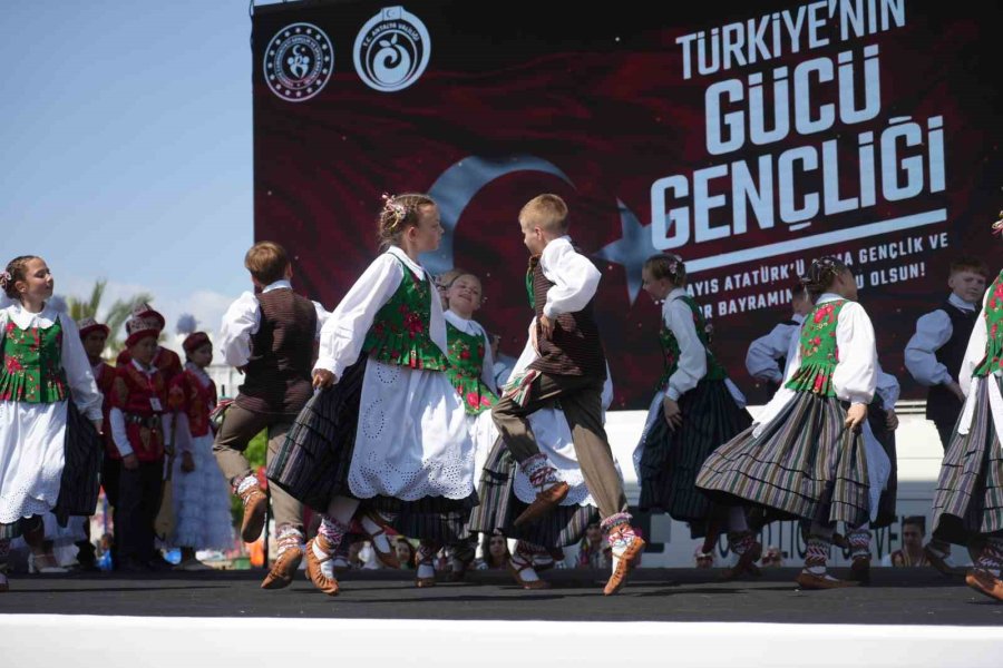 19 Mayıs Antalya’da Coşkuyla Kutlandı