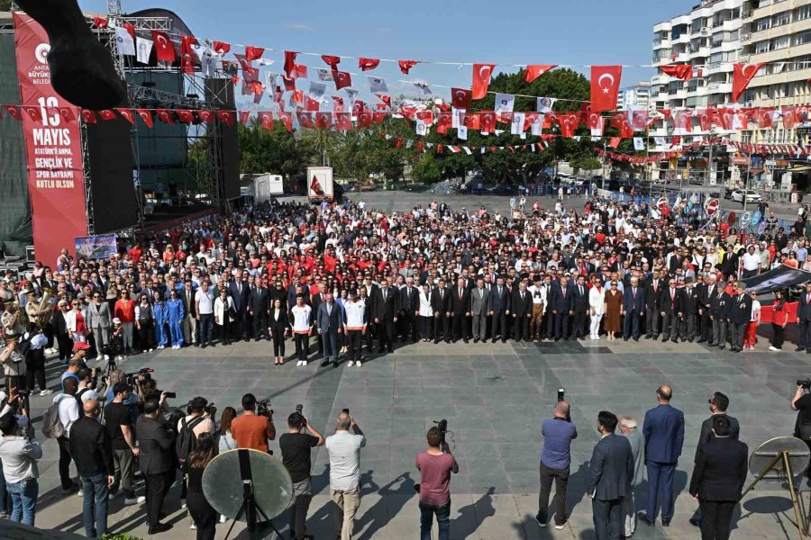 19 Mayıs Antalya’da Coşkuyla Kutlandı