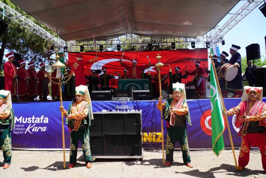 Binlerce Kişi Geldi: Geleneksel Türkmen Şöleni Coşkulu Geçti