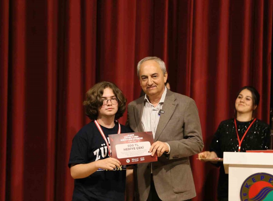 Kepez’de Gençler Fikirleriyle Yarıştı