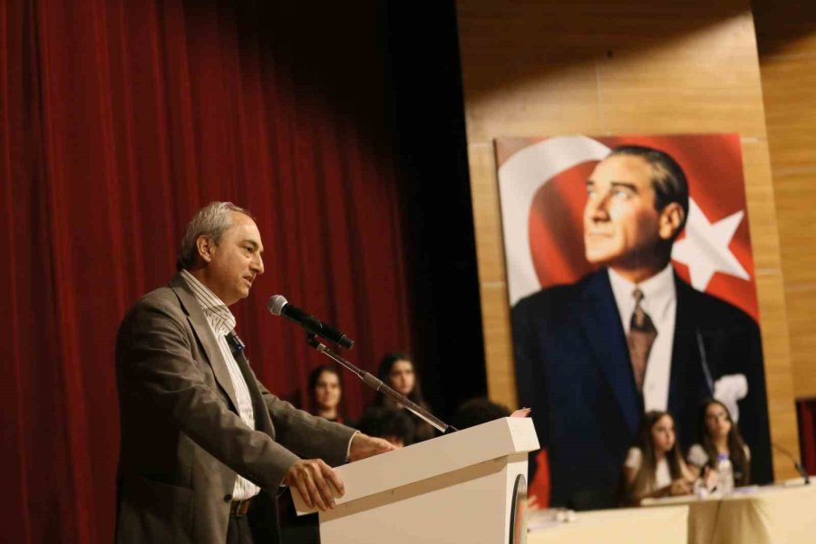 Kepez’de Gençler Fikirleriyle Yarıştı