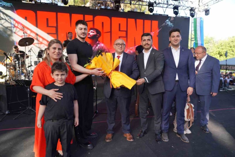 Binlerce Kişi Geldi: Geleneksel Türkmen Şöleni Coşkulu Geçti