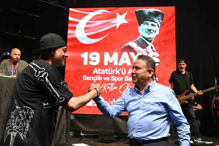 Antalyalılar 19 Mayıs’ta Tek Yürek Oldu
