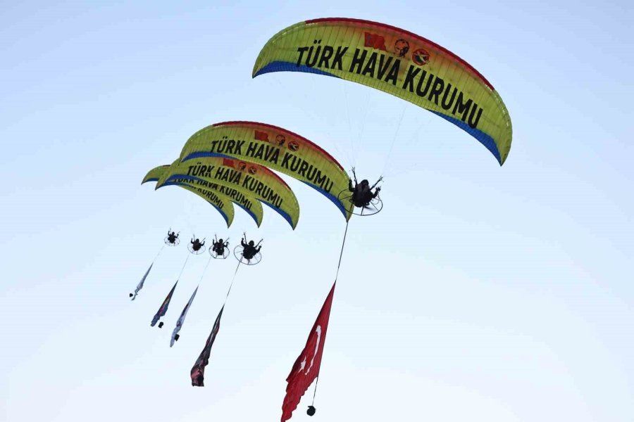 Antalyalılar 19 Mayıs’ta Tek Yürek Oldu