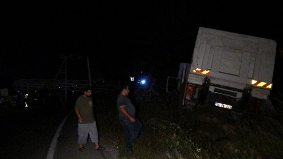 Ortalığı Savaş Alanına Çeviren, Kamyon Sürücüsü ‘kimseye Bir Şey Oldu Mu?’ Diyerek Gözyaşı Döktü