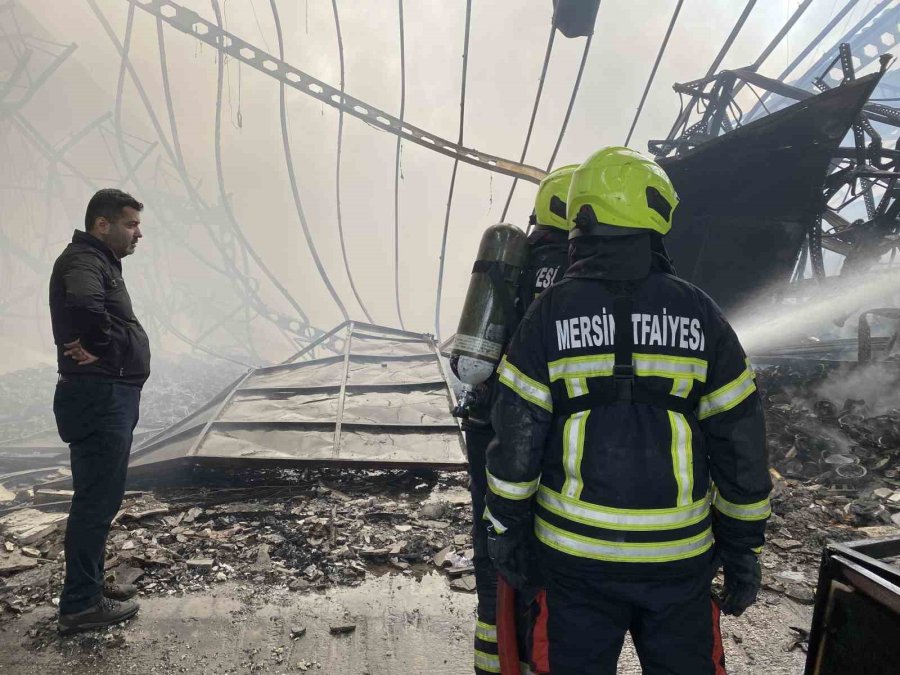 Mersin’deki Fabrika Yangını Kontrol Altına Alındı
