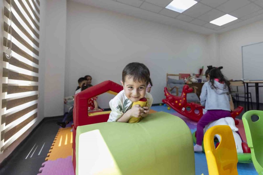 Kadınlar Eğitimde, Çocuklar Güvende