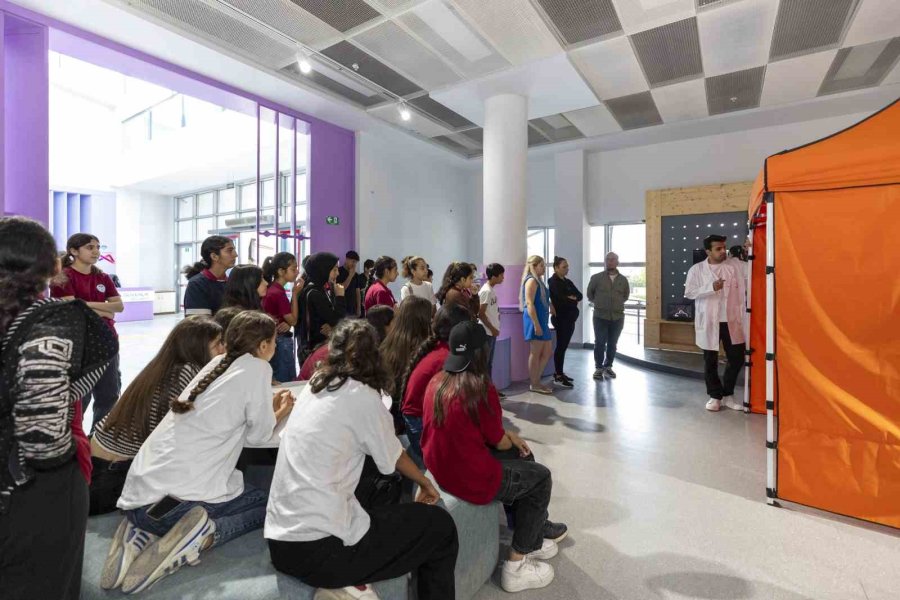 Mersin’de Öğrencilere Sanal Gerçeklikte Afet Eğitimi