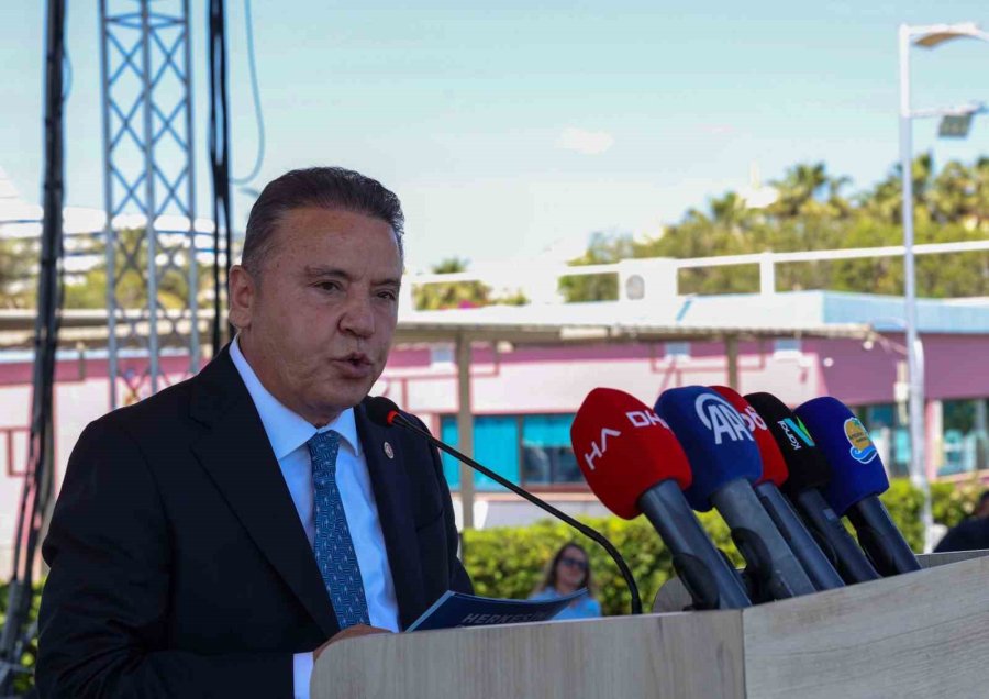 Başkan Böcek: "640 Kilometrelik Kıyı Şeridimizde, Marina Ve Turizm Teknelerinin Mavi Bayrak Alması İçin Büyük Gayret Gösteriyoruz"