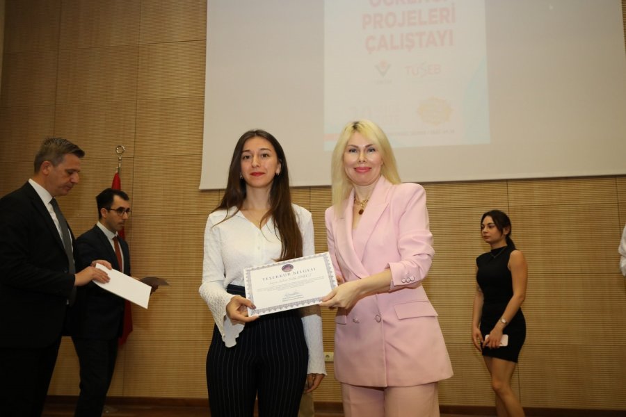 Öğrencilerin Proje Başarısı Ödüllendirildi