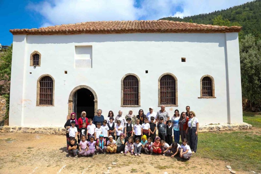 Alanyalılar Geleneksel Yörük Oyunlarında Buluştu