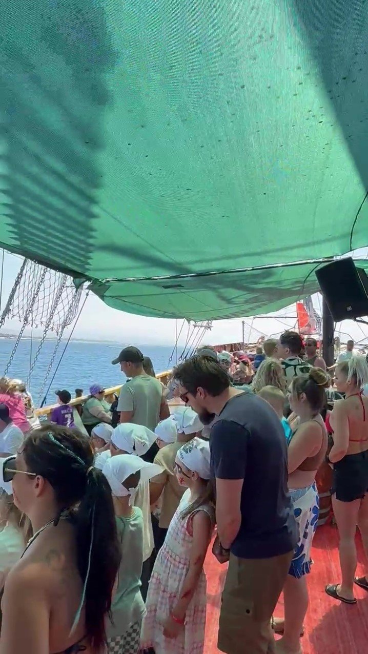 Side Açıklarında Akdeniz Foku Görüntülendi, Turistler Hayretler İçinde İzledi