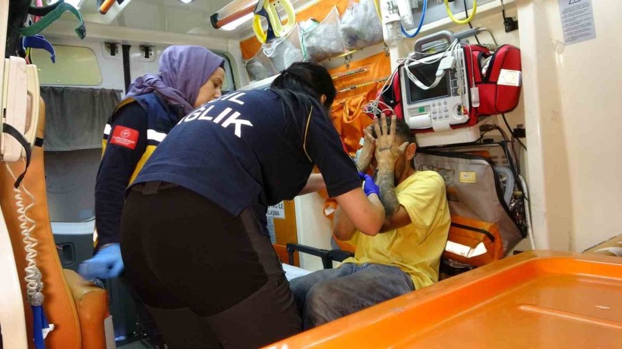 Otomobile Çarpıp ’kimseye Bir Şey Oldu Mu’ Diye Gözyaşı Dökmüştü, Alkollü Çıktı, Polise Mukavemetten Tutuklandı