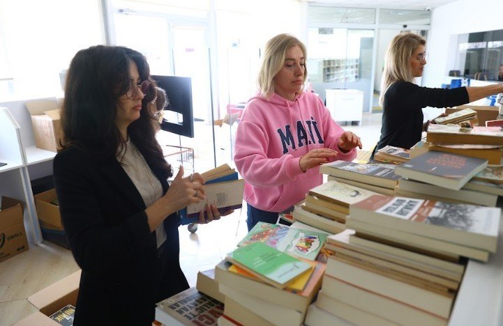 Antalya’dan Yola Çıkan Kitaplar Türkiye’yi Aydınlatıyor