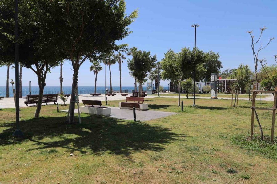 Dünyaca Ünlü Konyaaltı Sahili Yaza Hazır