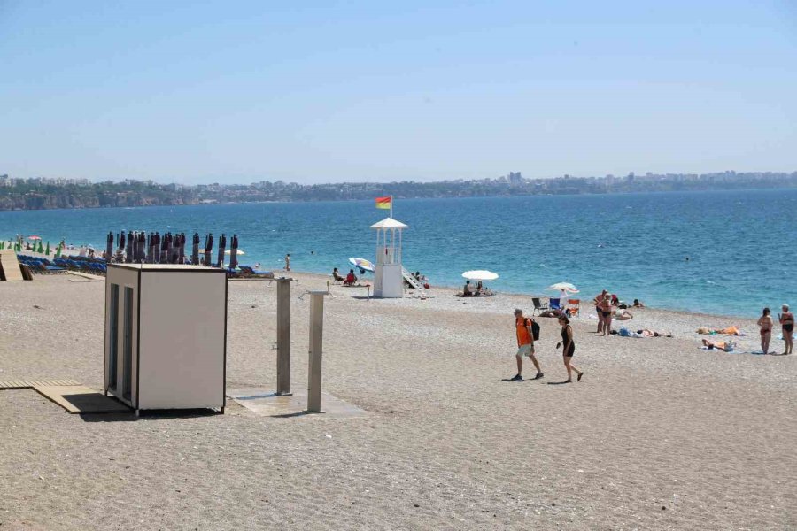 Dünyaca Ünlü Konyaaltı Sahili Yaza Hazır