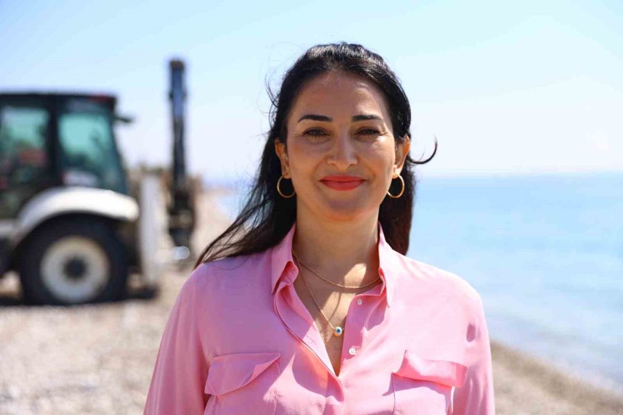 Dünyaca Ünlü Konyaaltı Sahili Yaza Hazır