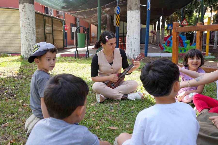 Çocuklar Eğlenerek İngilizce Öğreniyor