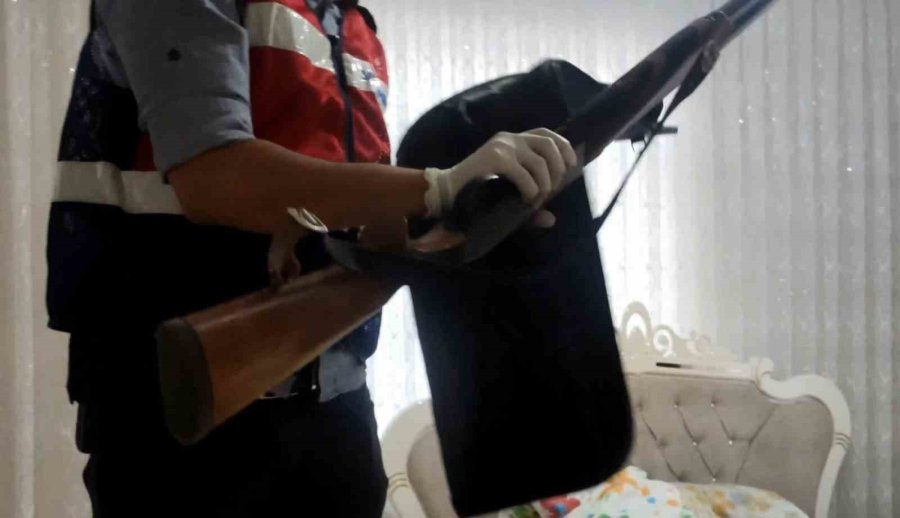 Aksaray’da 35 Adrese Silahlı Maganda Operasyonu: Evlerden Cephanelik Çıktı